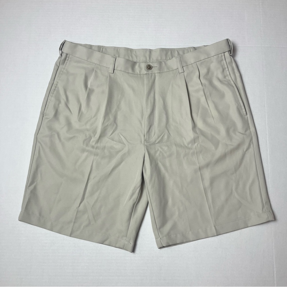 Haggar Men's Cool 18 Pro Straight Fit Pleated Shorts size 40